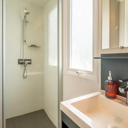 Cocon Marin Dans 5 étoiles Vendres